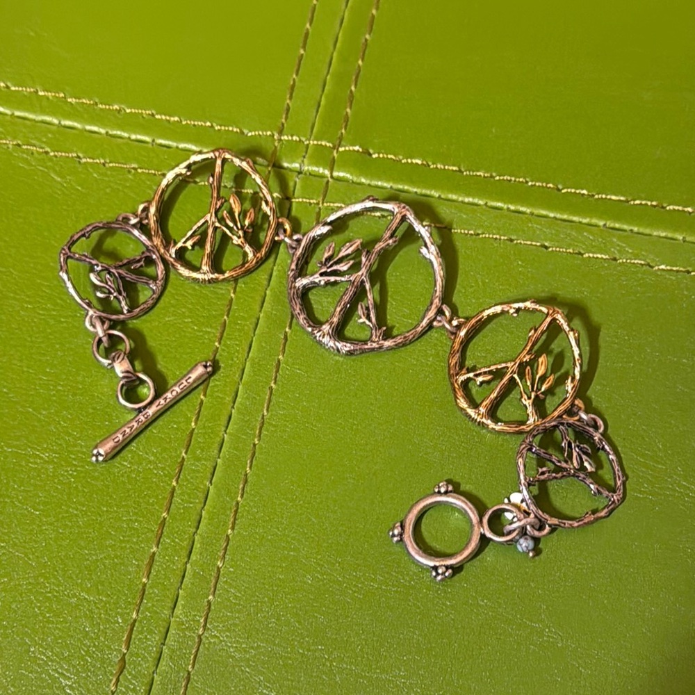 NWOT Lucky Brand Silver Peace Symbol Bracelet